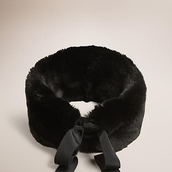 NWT BURBERRY RABBIT FUR COLLAR WITH RIBBON SCARF WRAP - Picture 3 of 9